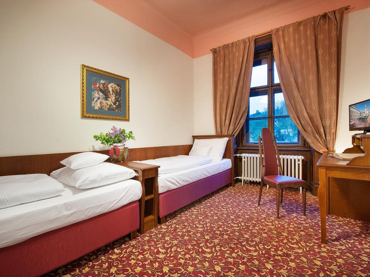 Ea Zamecky Hotel ฮรูบาสกาลา ภายนอก รูปภาพ