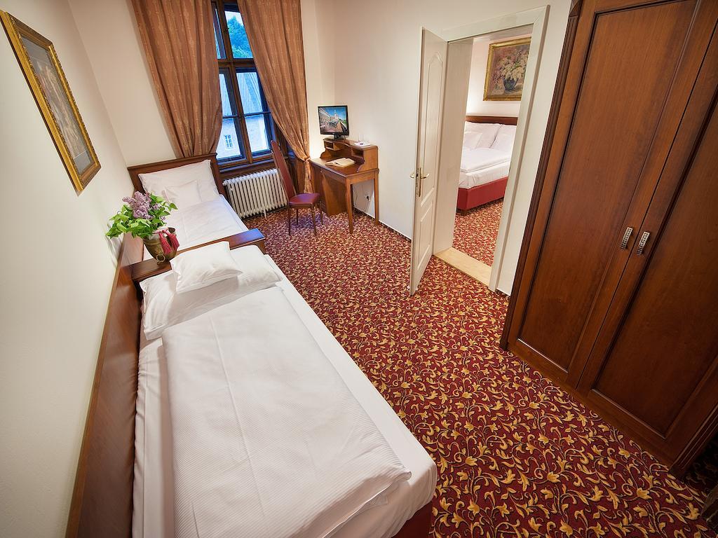 Ea Zamecky Hotel ฮรูบาสกาลา ภายนอก รูปภาพ