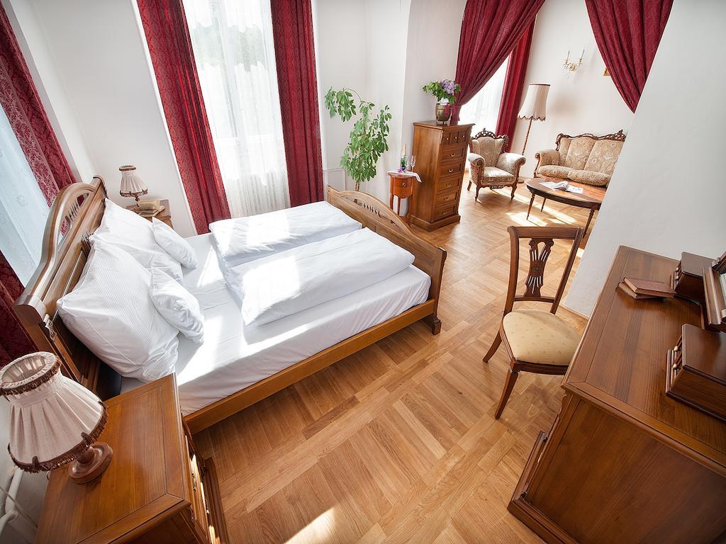 Ea Zamecky Hotel ฮรูบาสกาลา ภายนอก รูปภาพ