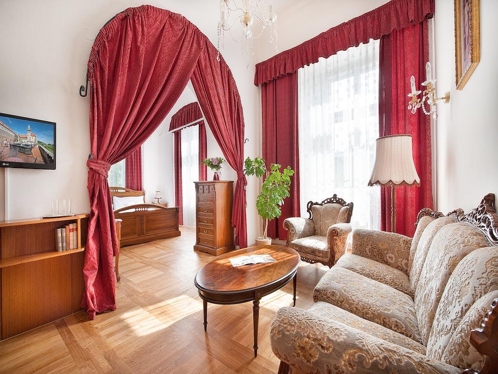 Ea Zamecky Hotel ฮรูบาสกาลา ภายนอก รูปภาพ