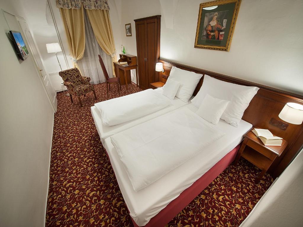 Ea Zamecky Hotel ฮรูบาสกาลา ภายนอก รูปภาพ