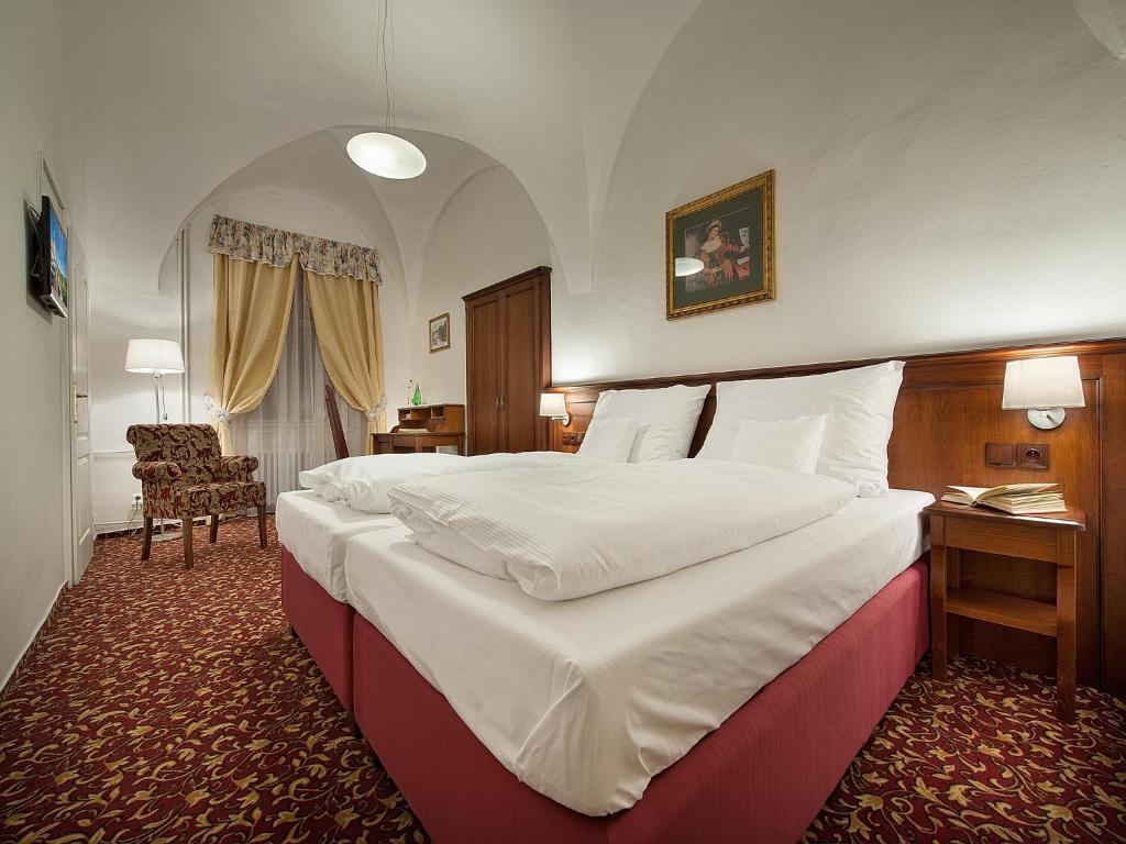 Ea Zamecky Hotel ฮรูบาสกาลา ภายนอก รูปภาพ