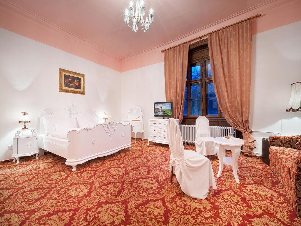 Ea Zamecky Hotel ฮรูบาสกาลา ภายนอก รูปภาพ